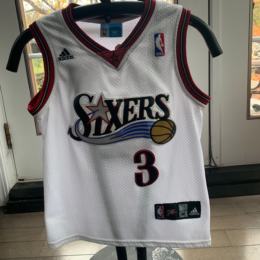 Allen Iverson Philadelphia 76ers white jersey